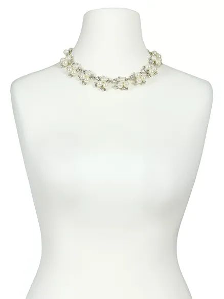 Kette mit Perlen in creme von Fashion Jewelry