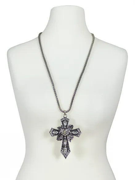 Halskette mit Kreuz in Halskette mit Kreuz von Fashion Jewelry