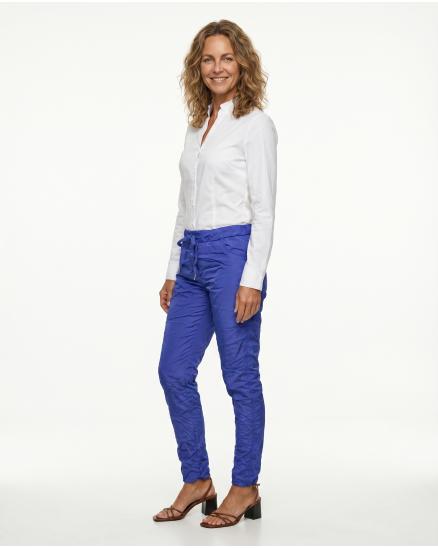 Hose Satin Crash Optik in royalblau von Blanco
