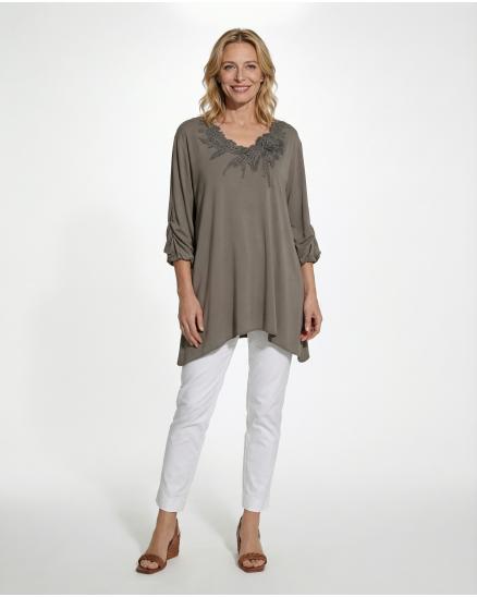 Jersey Shirt mit Spitze in braun von Diana