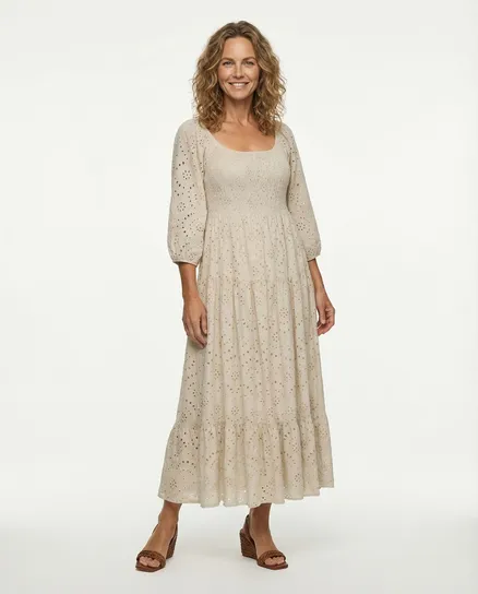 Kleid mit Lochspitze in beige von H. Trend