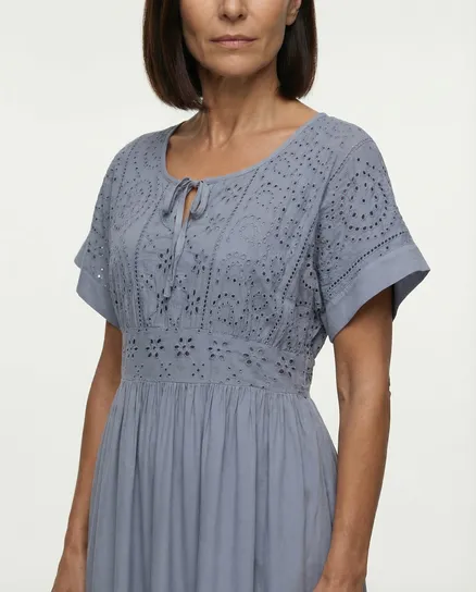 Kleid mit Lochstickerei in jeansblau von Spaziodonna