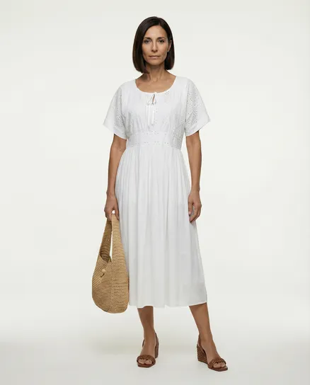 Kleid mit Lochstickerei in wei� von Spaziodonna