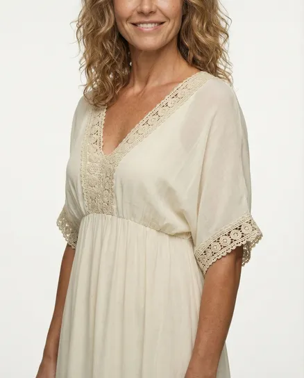 Kleid mit Seide in beige von H. Trend
