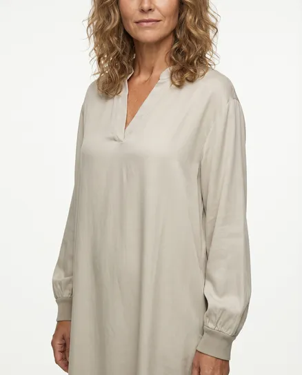 Kleid mit Seide in beige von Style Touch