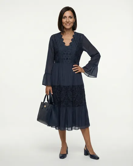 Kleid mit Seide in blau von Diana