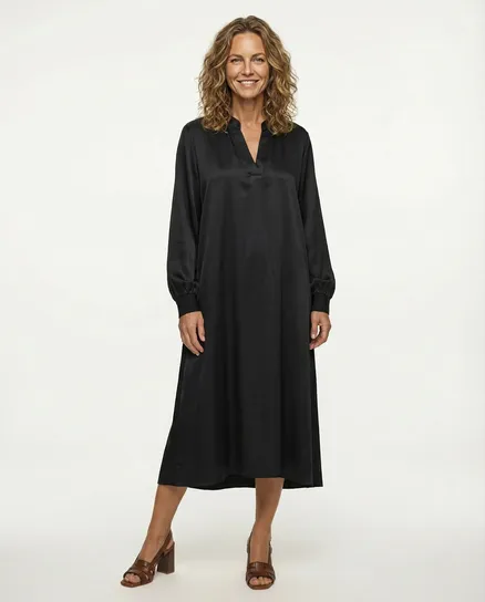 Kleid mit Seide in schwarz von Style Touch