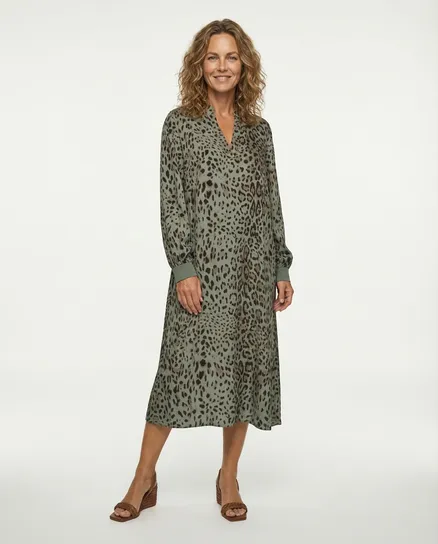 Kleid mit Seide Leoprint in khaki von Style Touch