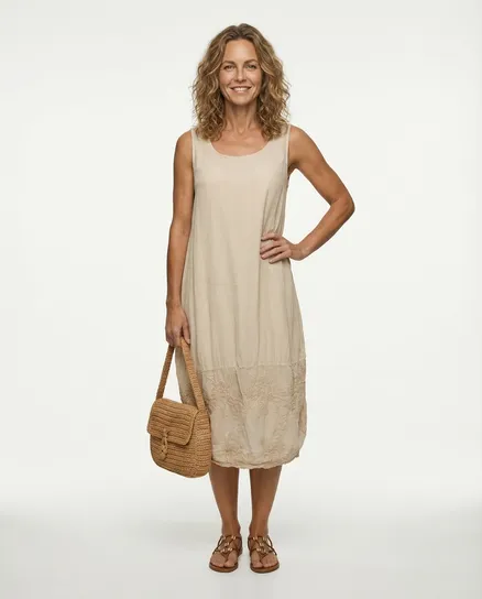 Kleid mit Stickerei in beige von Spaziodonna