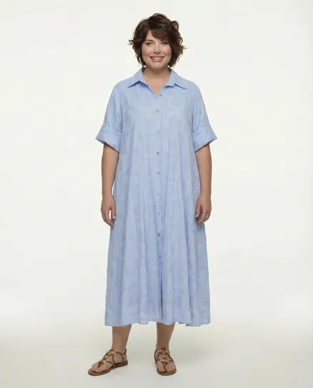 Kleid mit Stickerei in hellblau von H. Trend