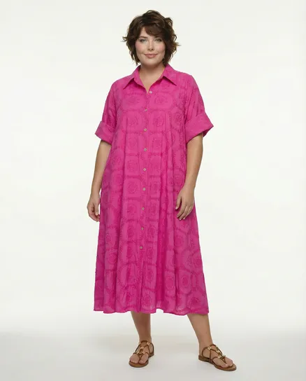 Kleid mit Stickerei in pink von H. Trend