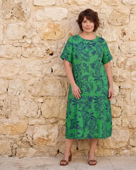 Leinenkleid mit Blumen in gr�n von Puro Lino