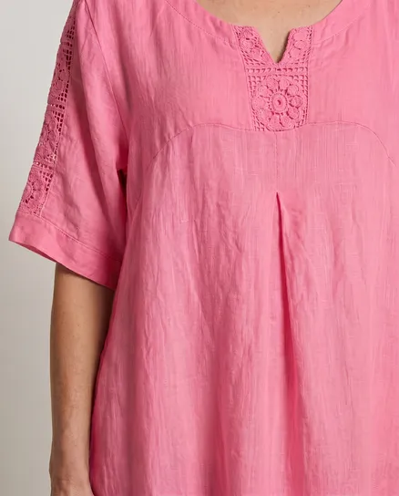Leinenkleid mit Spitze in koralle von Puro Lino