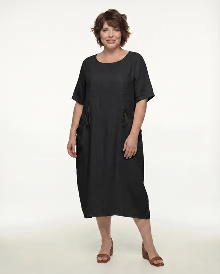 Leinenkleid mit Taschen in schwarz von Puro Lino