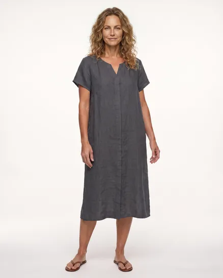 Leinenkleid Schlitzausschnitt in anthrazit von Puro Lino