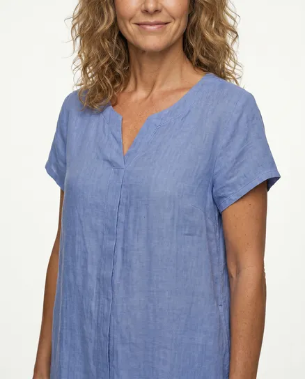 Leinenkleid Schlitzausschnitt in blau von Puro Lino
