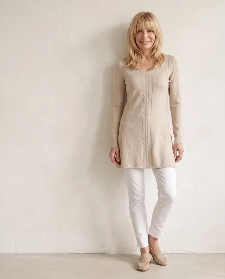Long Pullover Zopfmuster in beige von Spaziodonna