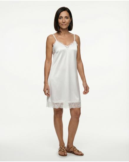 Long Top mit Spitze in weiss von New Collection