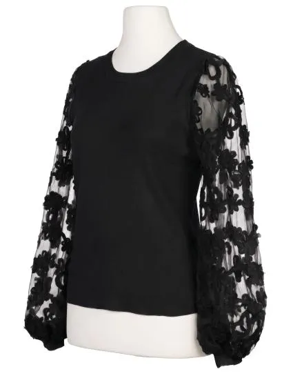 Pullover mit Bl�ten�rmeln in schwarz von Clara