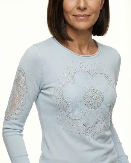 Pullover mit Spitze in hellblau von Memory & Co