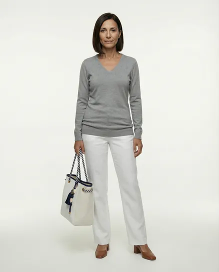 Pullover mit V-Ausschnitt in grau von RESTART