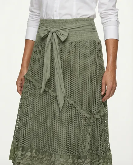 Rock mit Spitze in khaki von RESTART