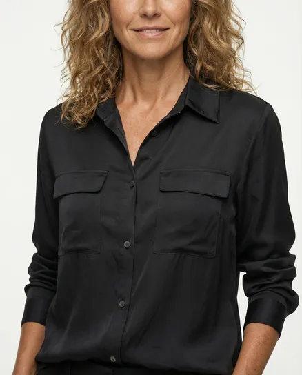 Satin Bluse in schwarz von Monday Afternoon
