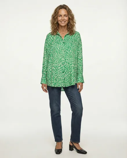 Satinbluse mit Seide Leo Print in gr�n von Made in Italy