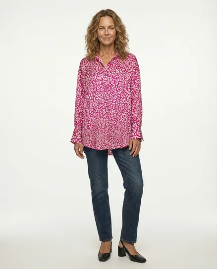 Satinbluse mit Seide Leo Print in pink von Made in Italy