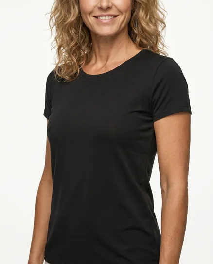 T-Shirt in schwarz von RESTART