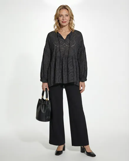 Tunika Bluse mit Lochstickerei in schwarz von Made in Italy
