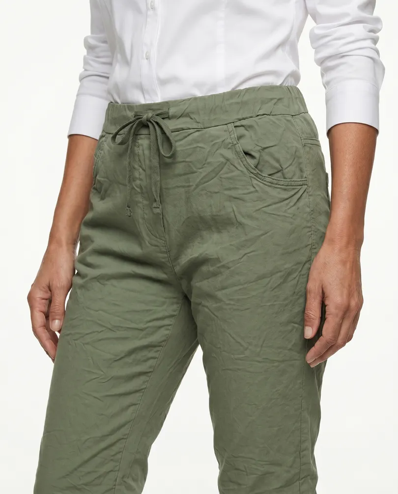 Crash Hose Jogging Stil in  khaki von Selected Touch (Bild 3)