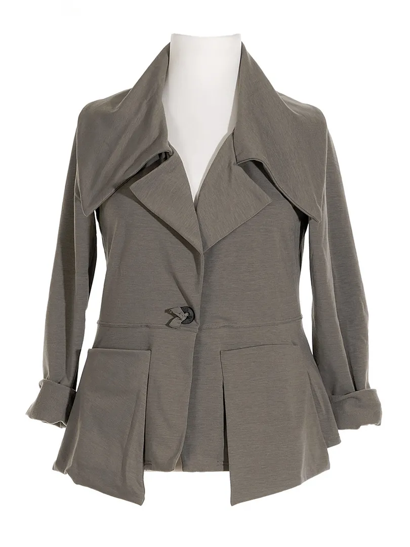 Jerseyjacke tailliert in braun von FASHION