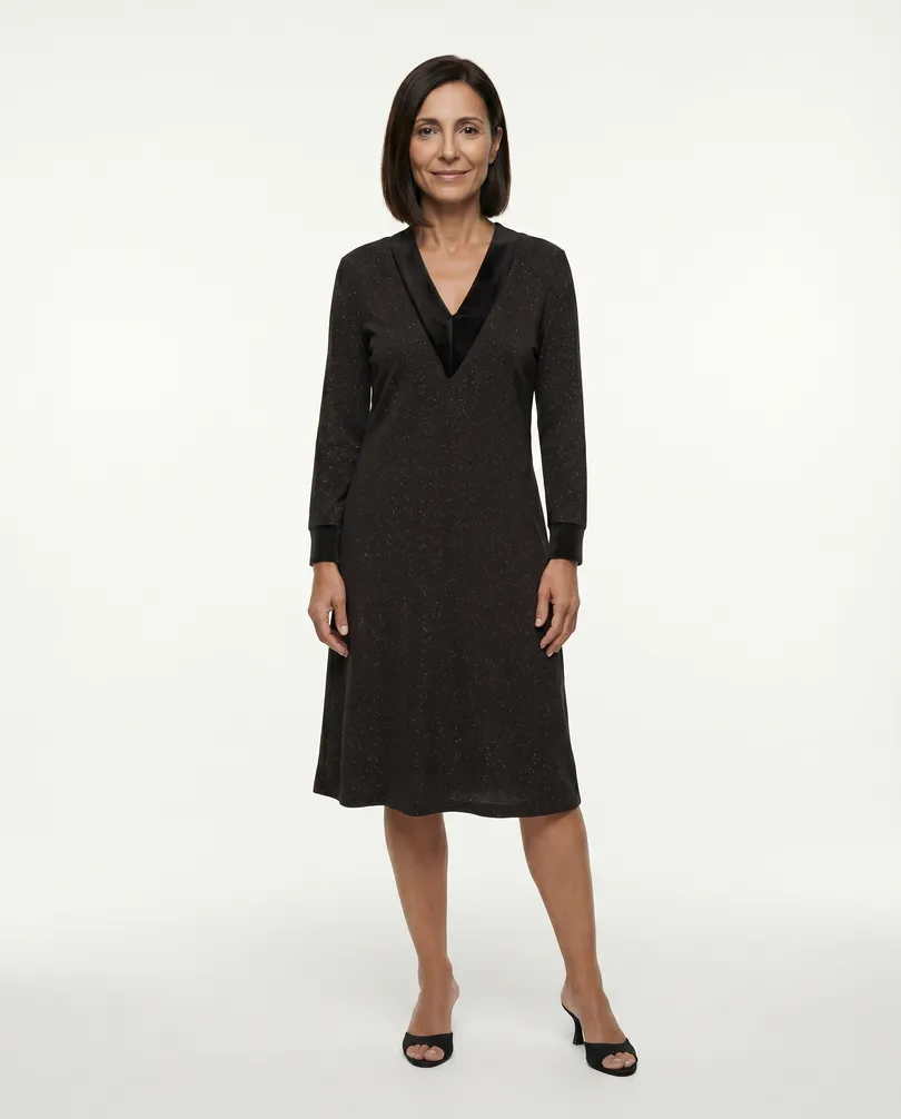 Jerseykleid V-Ausschnitt in  schwarz von Quinze Heures Trente (Bild 2)