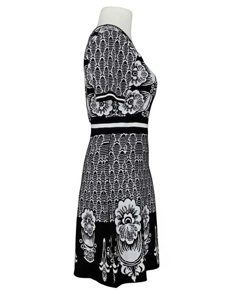 Kleid mit Ornament Print in  schwarz von lulu.com (Bild 2)
