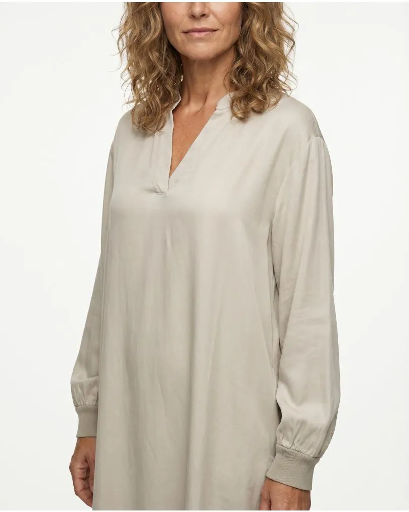 Kleid mit Seide in  beige von Style Touch (Bild 4)