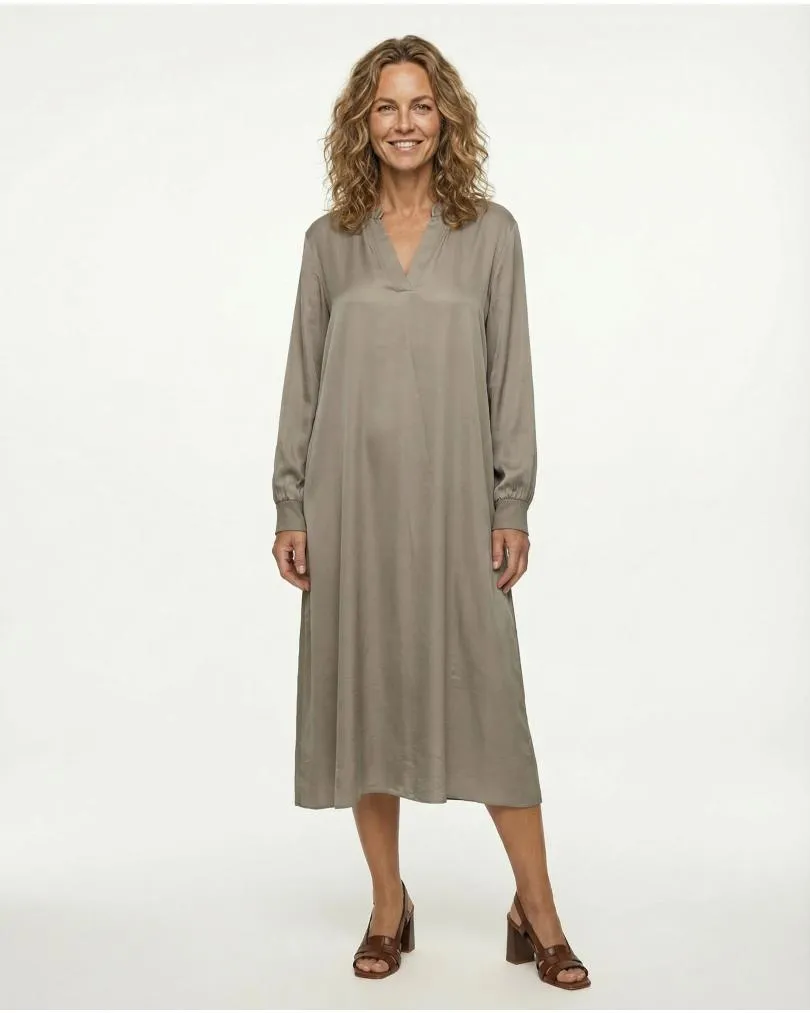 Kleid mit Seide in  braun von Style Touch (Bild 3)