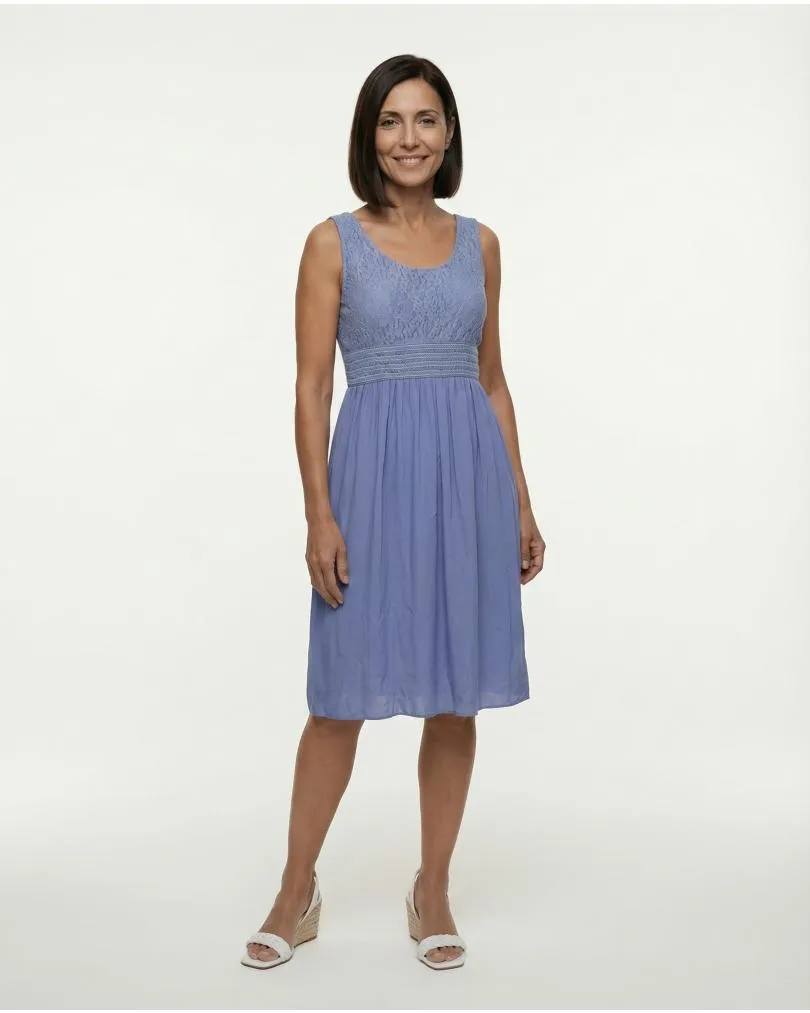 Kleid mit Spitze in  blau von Link Fashion (Bild 1)