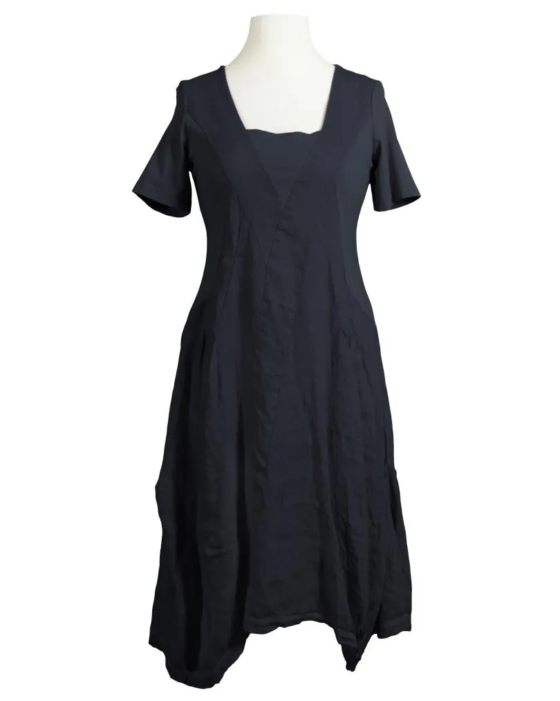 Leinenkleid in  schwarz von RESTART (Bild 1)