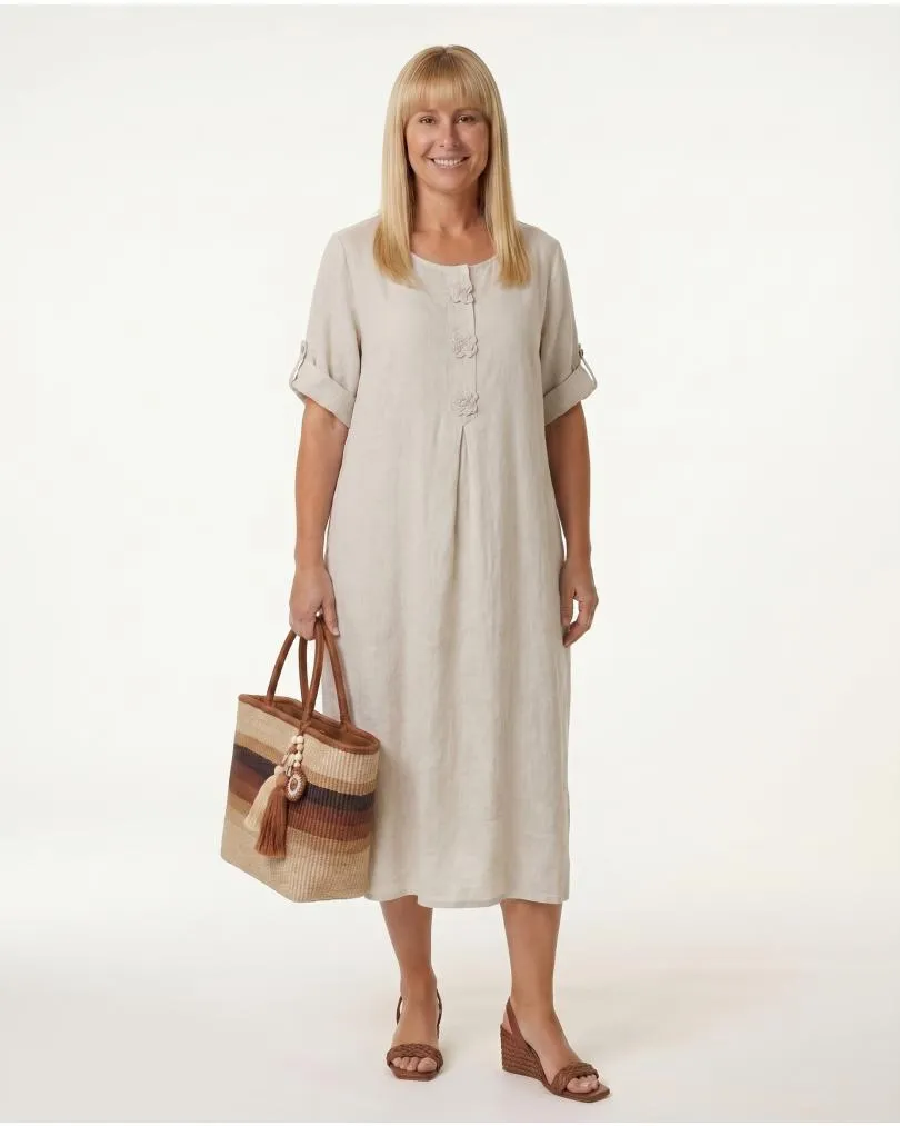 Leinenkleid mit Blumenbesatz in  beige von Puro Lino (Bild 3)