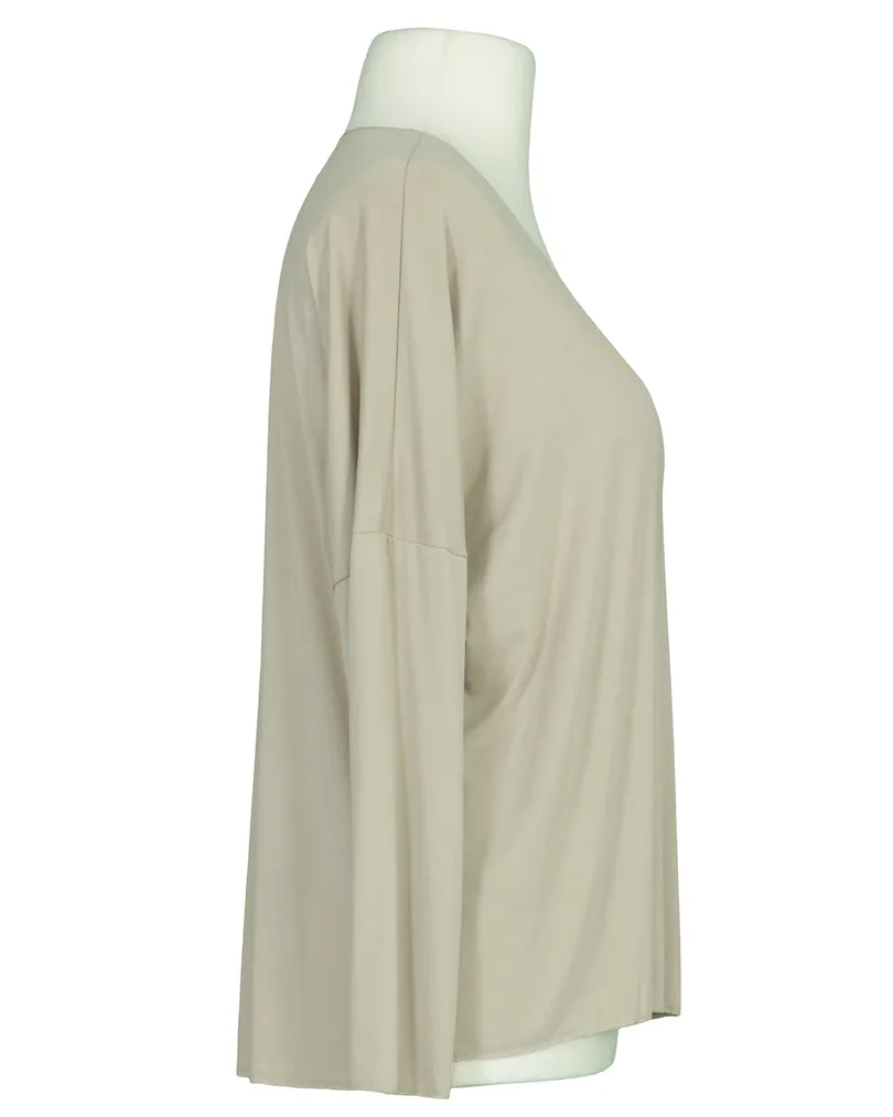 Longsleeve V-Ausschnitt in  beige von New Collection (Bild 2)