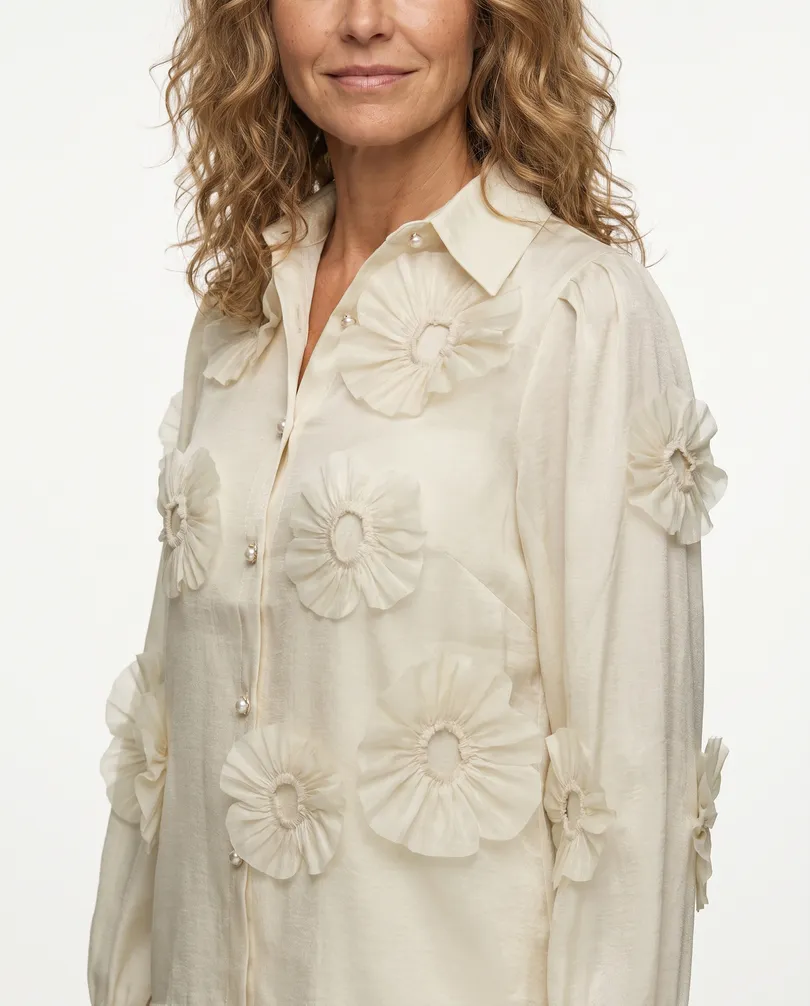 Organza Bluse mit Blumen in  beige von Timiami (Bild 4)