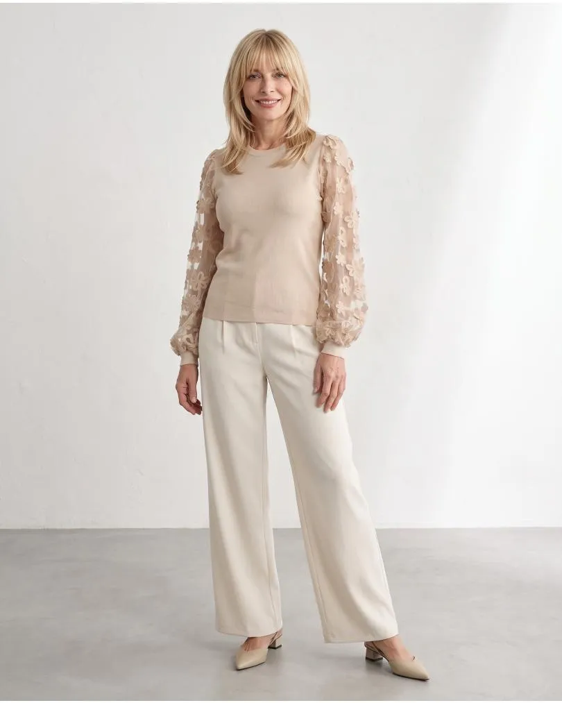 Pullover mit Bl�ten�rmeln in  beige von Clara (Bild 3)