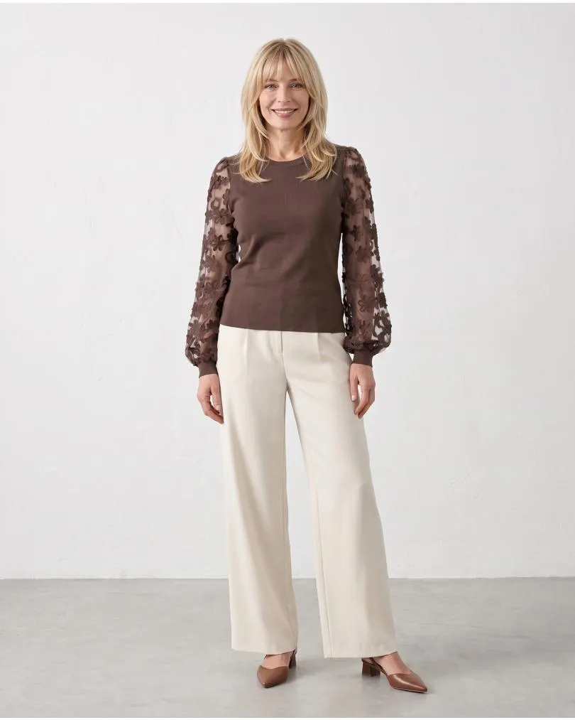 Pullover mit Bl�ten�rmeln in  braun von Clara (Bild 3)