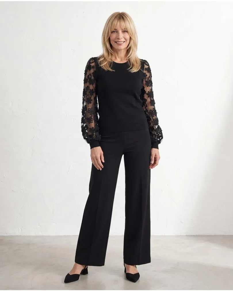 Pullover mit Bl�ten�rmeln in  schwarz von Clara (Bild 3)
