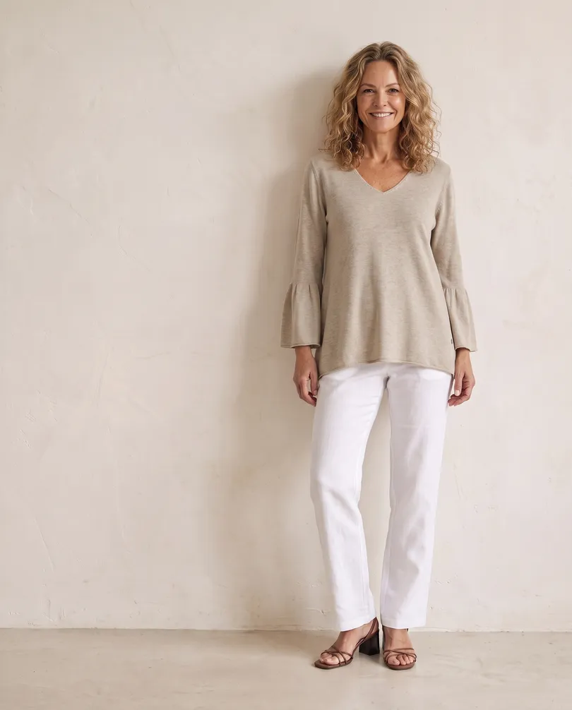 Pullover mit Trompetenarm in  beige von Made in Italy (Bild 5)
