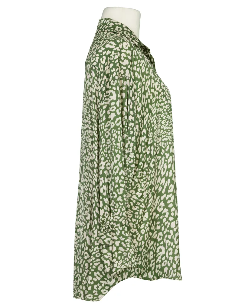 Satinbluse mit Seide Leo Print in  oliv von Made in Italy (Bild 2)