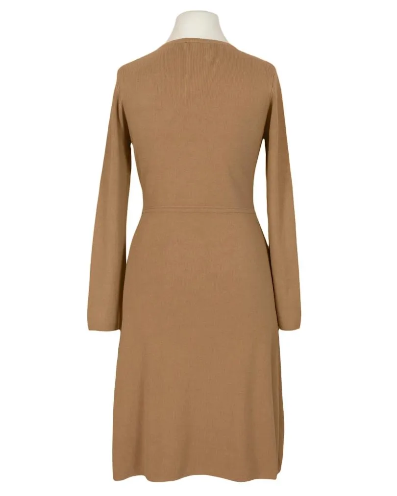 Strickkleid Wickeloptik in  camel von Finery (Bild 2)