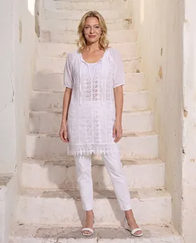 Bluse mit H�kelspitze in  wei� von Montan (Bild 4)