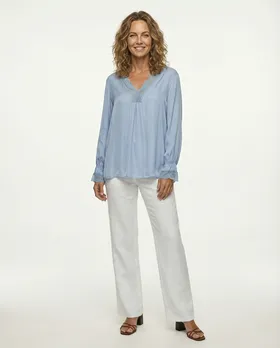 Blusenshirt mit Spitze in  hellblau von Made in Italy (Bild 3)